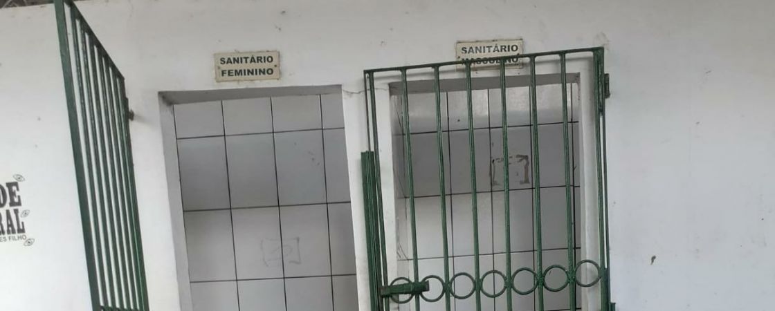 Moradores reclamam de condições precárias do banheiro da rodoviária de Simões Filho