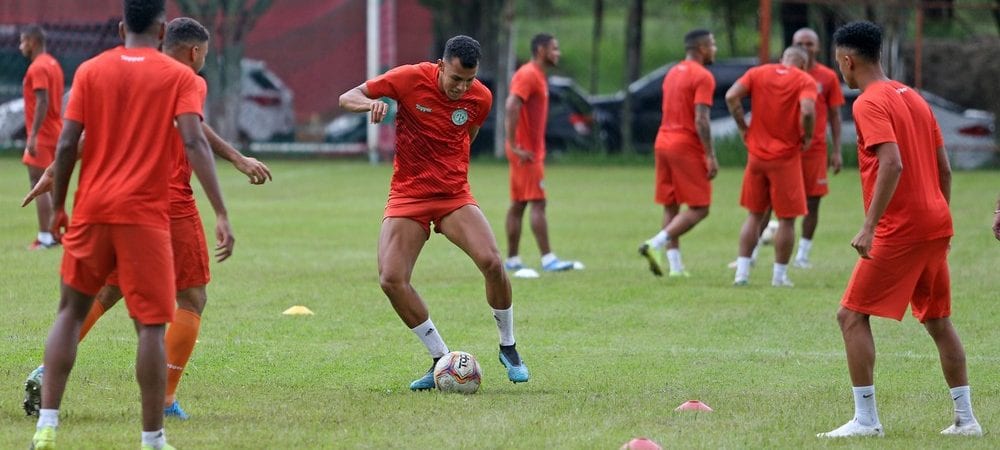 Guarani terá retorno de sete jogadores no duelo contra o Vitória