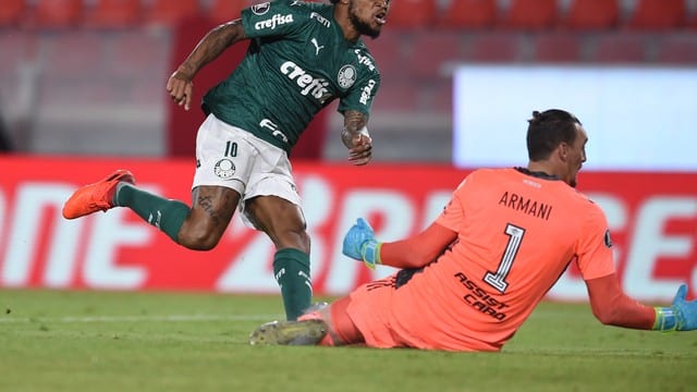 Com boa vantagem, Palmeiras recebe o River na briga por uma vaga na final da Libertadores