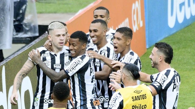 Com time misto, Santos vence o São Paulo no Morumbi