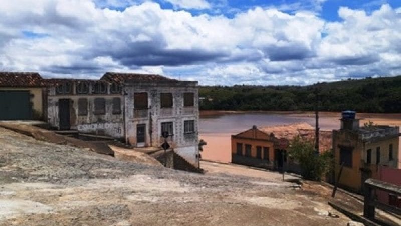 Sul da BA: Após carro cair em rio, uma pessoa morre e outra está desaparecida