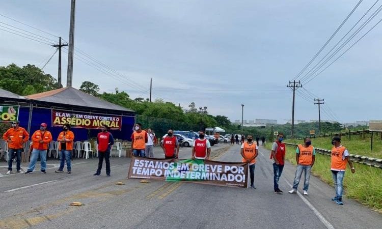Após anúncio de greve, petroleiros promovem protesto na manhã de hoje