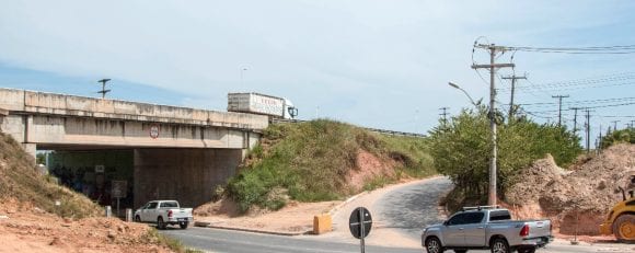 Homem morre após ser baleado na Via Parafuso e invadir sítio