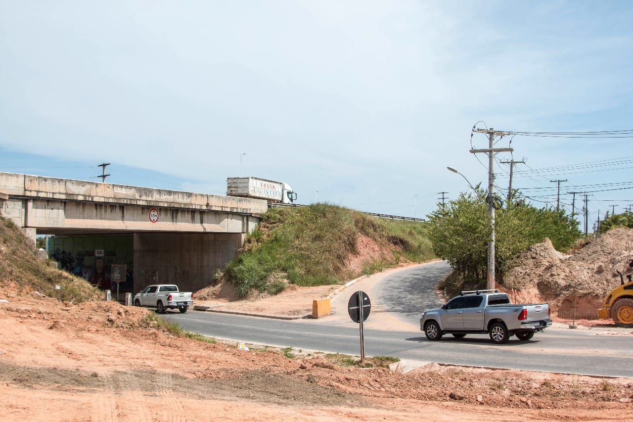 Homem morre após ser baleado na Via Parafuso e invadir sítio