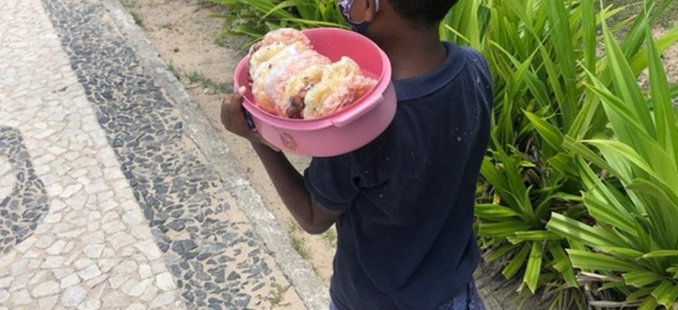Estabelecimentos são notificados por exploração de mão de obra infantil em praias de Salvador e RMS
