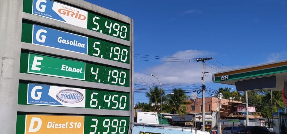 Motoristas de Camaçari reclamam dos aumentos frequentes da gasolina