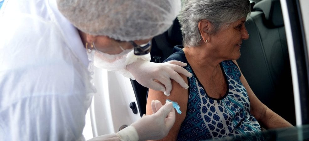 Salvador: Vacinação de idosos a partir dos 83 anos começa na terça-feira (16)