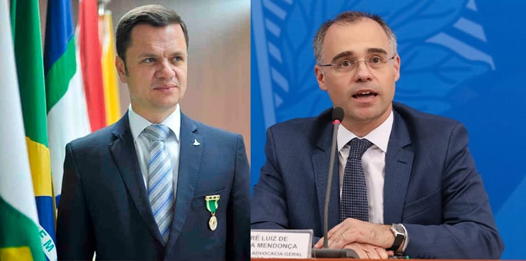 Bolsonaro assina termos de posse dos novos ministros da Justiça e da Advocacia-Geral da União