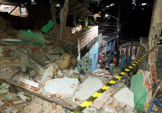 Salvador: Casas acabam destruídas e moradores ficam feridos após explosão de botijão de gás