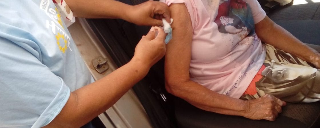 Vacinação em idosos com 70 anos começa hoje em Salvador
