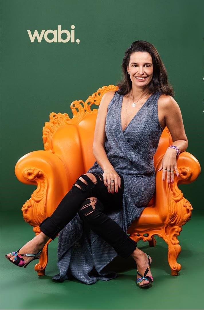 A fundadora da wabi, Sâmara Merrighi investi numa imagem de moda exclusiva.