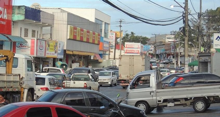 Com alteração no toque de recolher, Dias d’Ávila amplia funcionamento do comércio