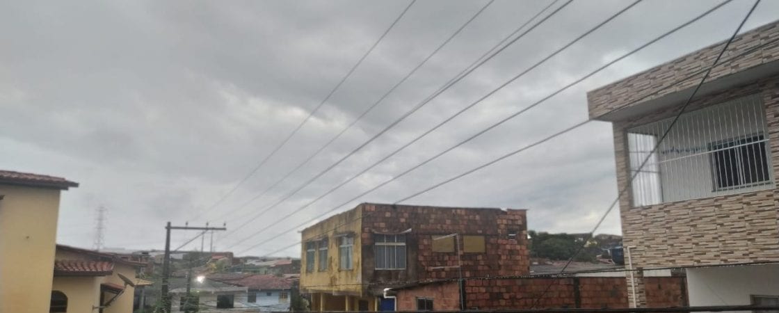 Simões Filho alerta moradores para os riscos da chuva neste final de semana