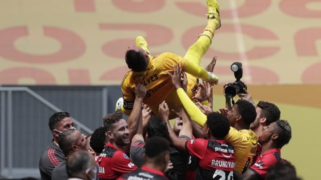 Flamengo vence o Palmeiras nos pênaltis e conquista a Supercopa