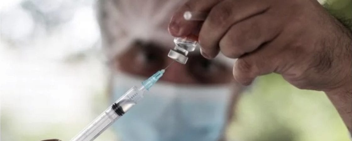 Mundo atinge a marca de 1 bilhão de vacinas aplicadas contra Covid-19