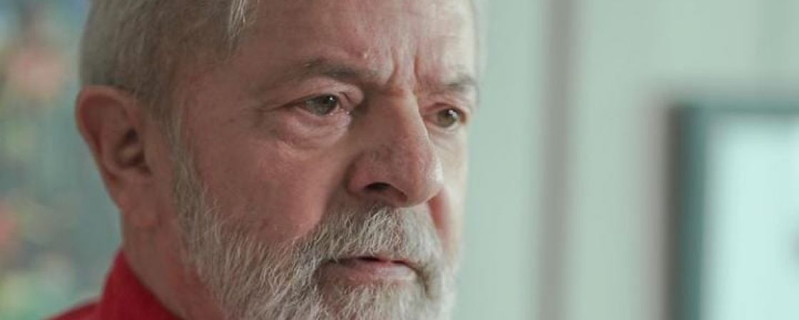 Lula diz que Bolsonaro está corrompendo militares: “É triste para o Brasil, é perigoso para o país”