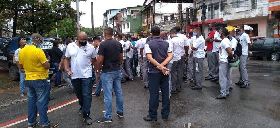 Rodoviários de Salvador protestam por pagamentos e engarrafa trânsito na região da Lapa