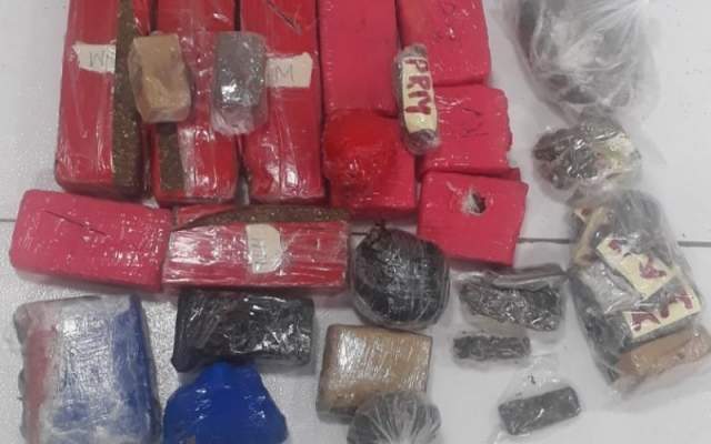 Salvador: Polícia apreende 26kg de drogas que seriam jogados no Complexo da Mata Escura