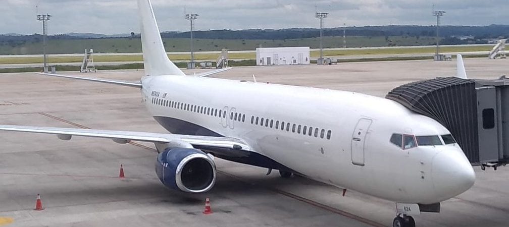 Avião com 106 brasileiros deportados do EUA pousa hoje em MG