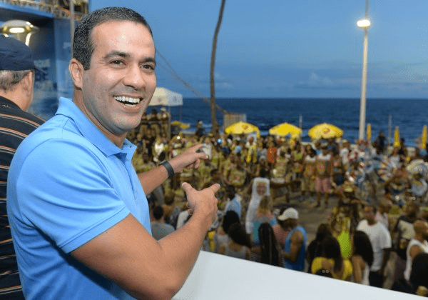 “O que depender desse prefeito aqui, vai ter carnaval ano que vem”, diz Bruno Reis