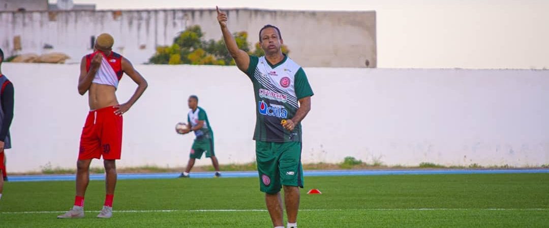“Tem que abraçar bem essa oportunidade”, diz técnico Atlético de Alagoinhas sobre a final do Baianão