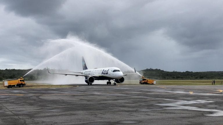 Azul inicia operação de voos comerciais para a Ilha de Comandatuba, em Una