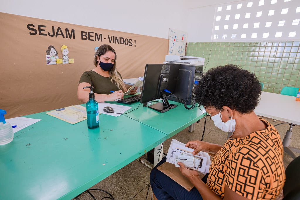 Camaçari: Moradores do Parque Satélite recebem Auxílio Brasil Itinerante