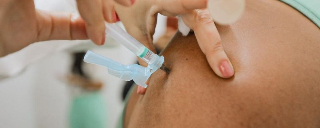 Secretaria de Saúde de Camaçari amplia o público prioritário  para vacinação contra COVID-19