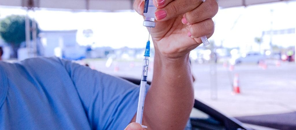 Camaçari: agendados para 2ª dose contra Covid nos dias 24 e 25 podem se vacinar nesta quarta