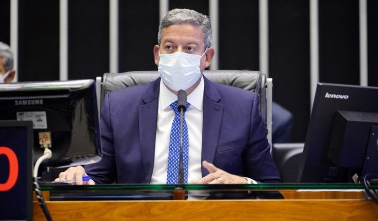 Sob insistência de Bolsonaro, Congresso começa a colher assinaturas para CPI da Petrobras