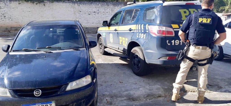 Homicida foragido da Justiça é preso na Bahia pela PRF com veículo roubado