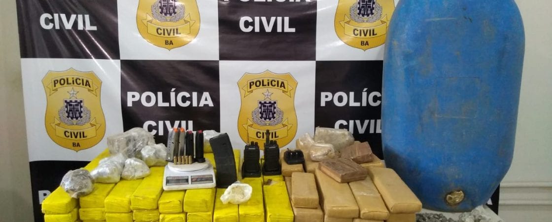Maconha, cocaína e munições são encontradas enterradas em mata de Itabuna