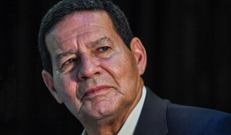 Mourão é excluído de mais uma reunião de Bolsonaro e lamenta: “Sinto falta”