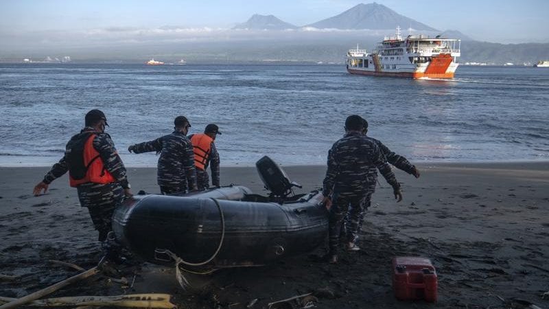 Naufrágio de balsa deixa 7 mortos e 11 desaparecidos