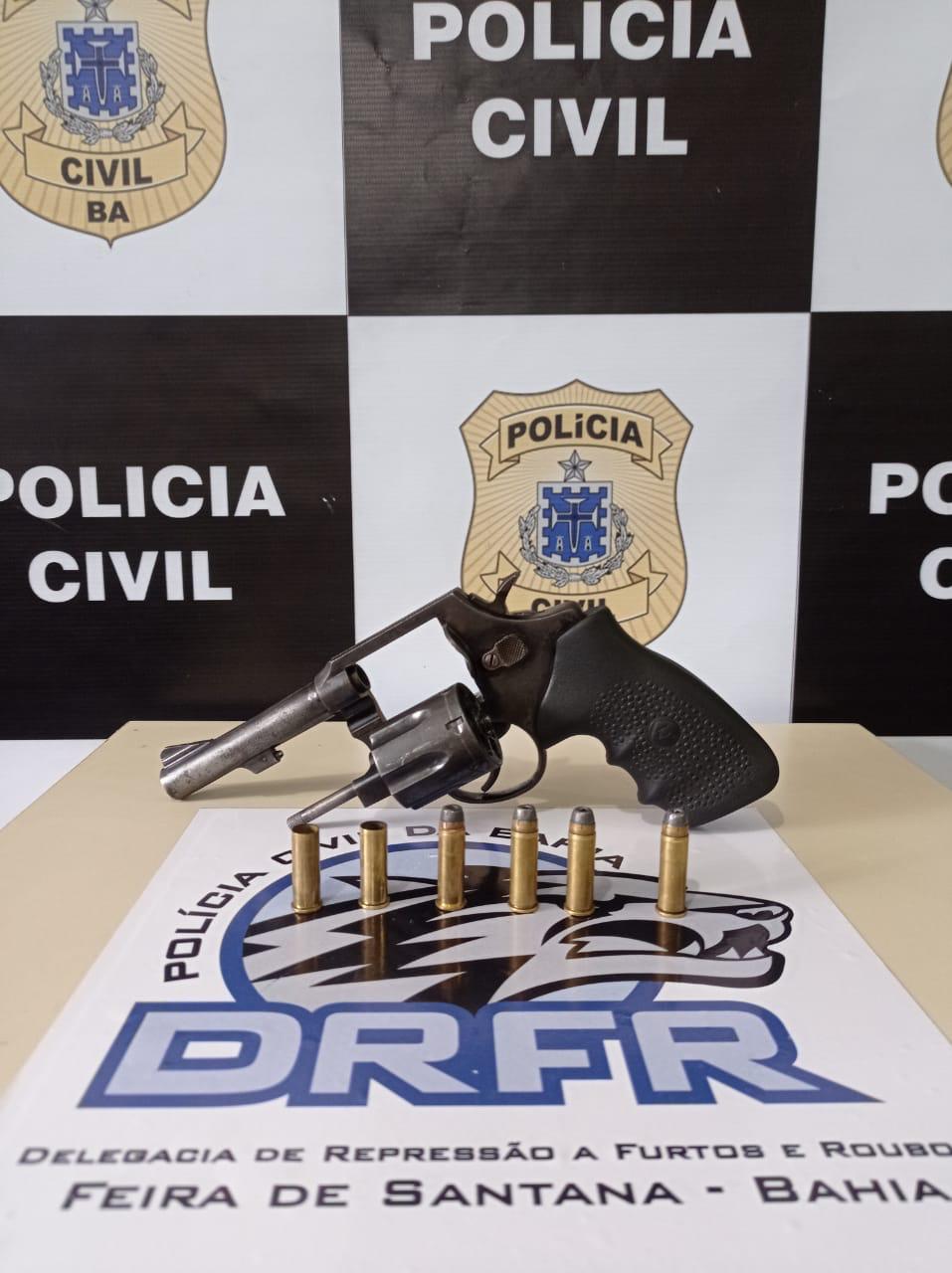 Feira de Santana Após trocar tiros com a polícia homem fica ferido e é preso por porte ilegal