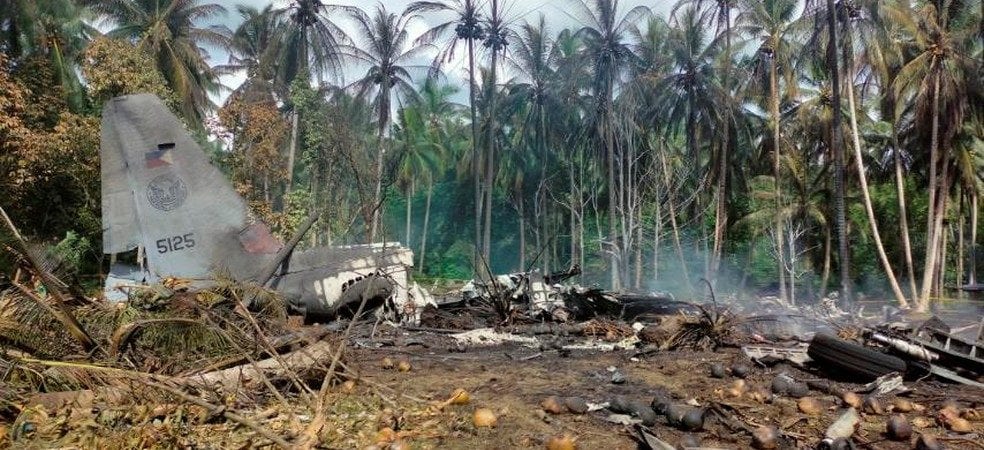 Queda de avião militar deixa 31 mortos nas Filipinas