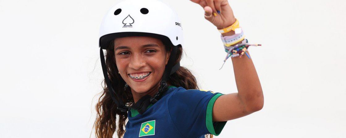 Rayssa Leal, a Fadinha, é prata no skate street nas Olimpíadas