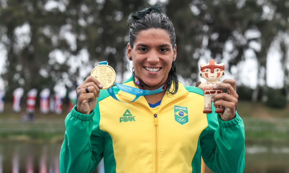 Ana Marcela Cunha conquista medalha olímpica de ouro na Maratona Aquática