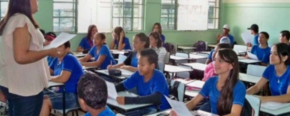 Governo da Bahia anuncia convocação de milhares de estagiários e professores; confira