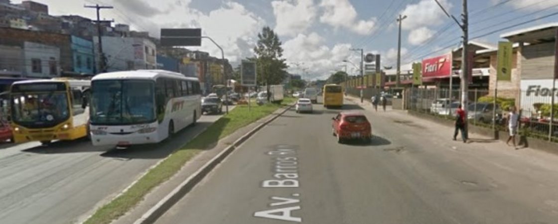 Motociclista morre após sofrer queda na Av. Barros Reis, em Salvador