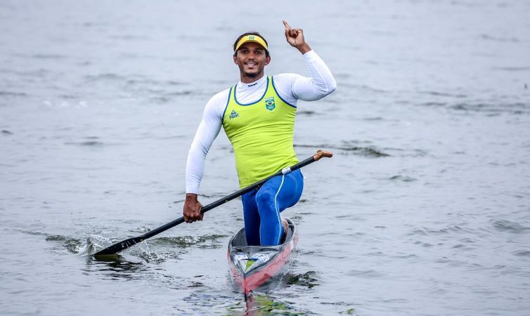Olimpíadas – Baiano Isaquias Queiroz avança para a semifinal da canoagem