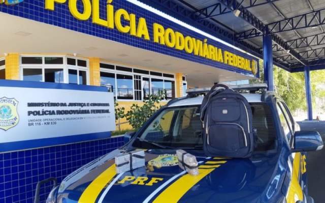 PRF prende homem com mais mais de 2kg de cocaína dentro de ônibus na BR-116