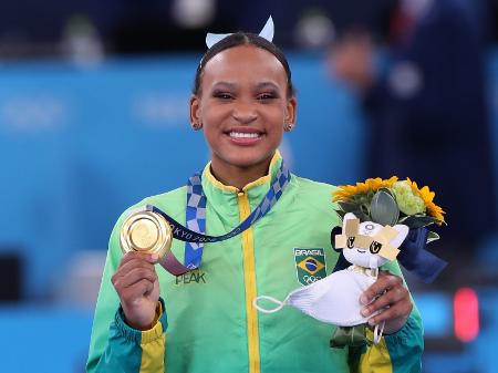 Rebeca Andrade ganha medalha de ouro no salto e faz história nas Olimpíadas de Tóquio