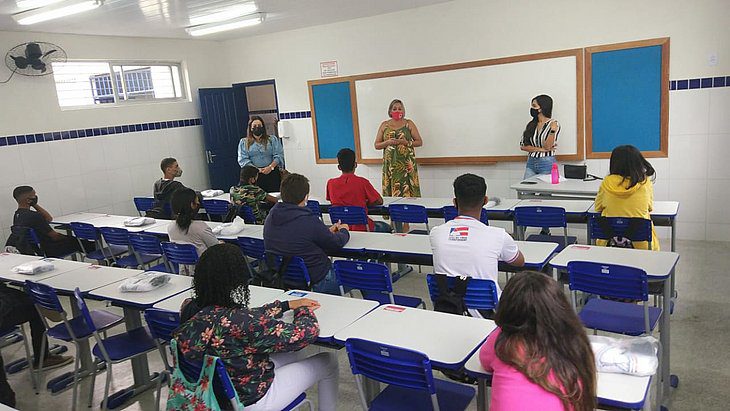 Sindicato dos professores da Bahia confirma retorno das aulas semipresenciais nas escolas estaduais para setembro