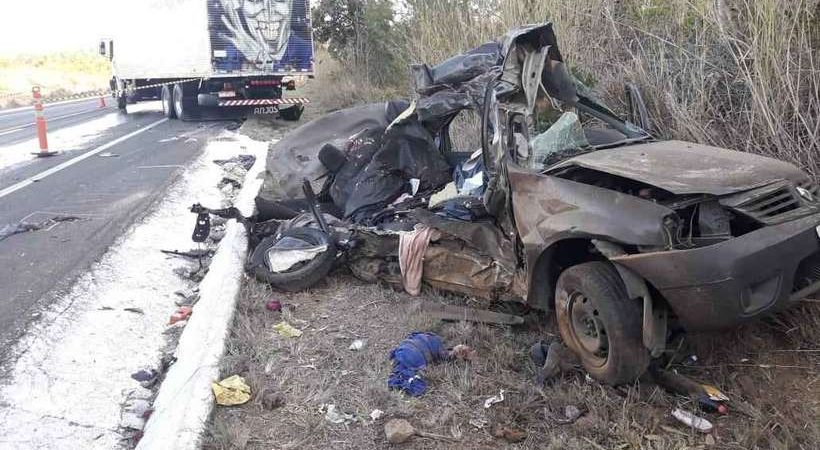 Tragédia: Mãe, pai e quatro filhos morrem após colisão entre veículos
