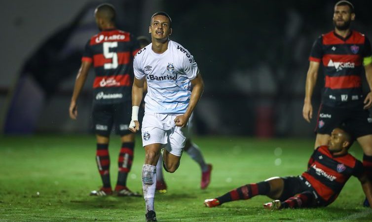 Vitória perde para o Grêmio e é eliminado da Copa do Brasil