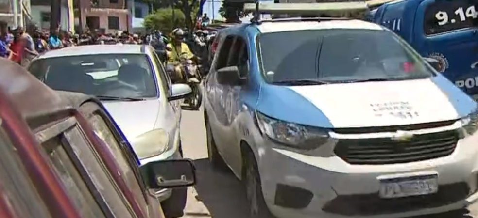 Assaltantes invadem imóvel e fazem reféns em Salvador