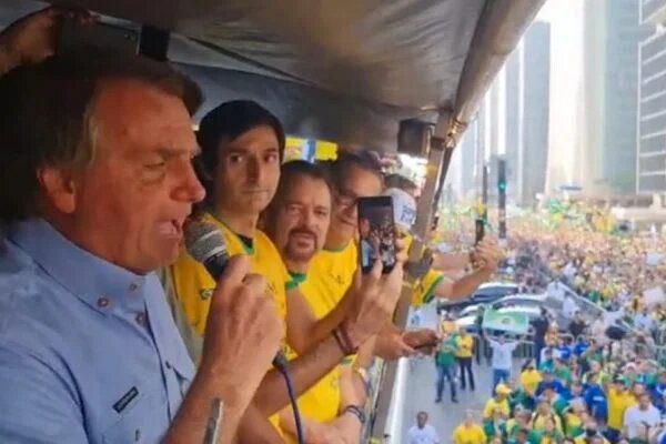 Bolsonaro pede saída de Alexandre de Moraes do STF: “A paciência do nosso povo já se esgotou”