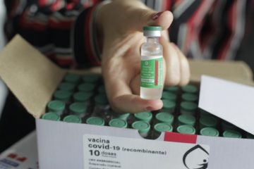 Covid-19: Quase um mês sem receber lotes da vacina Astrazeneca, Camaçari suspende vacinação para adolescentes e dose de reforço