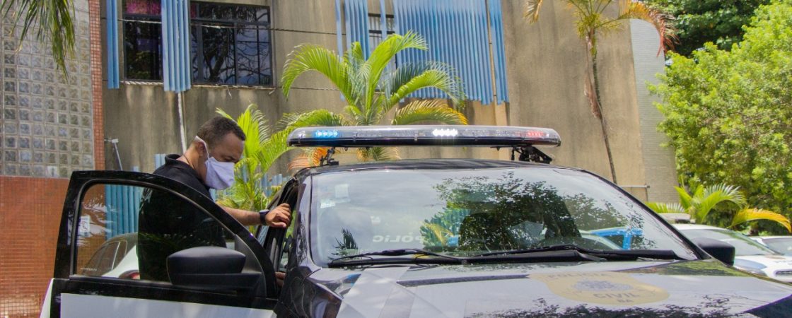 Integrante de banda de pagode é preso em Salvador por agredir companheira a pauladas